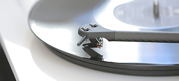 The supplied Ortofon OM10 in action